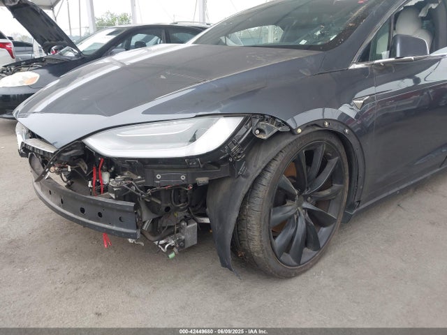 5YJXCDE23LF270272 Tesla 2020