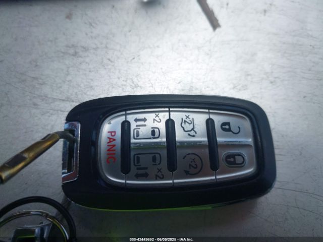 2022 CHRYSLER PACIFICA HYBRID 2C4RC1L76NR184189 Photo 10