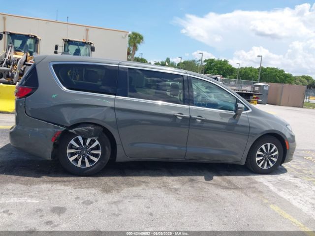 2C4RC1L76NR184189 Chrysler Pacifica Hybrid Touring L