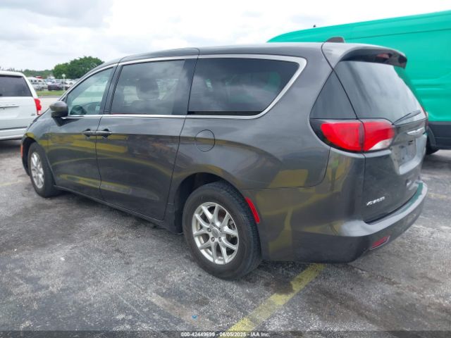 2022 CHRYSLER VOYAGER 2C4RC1CG2NR105567 Photo 2