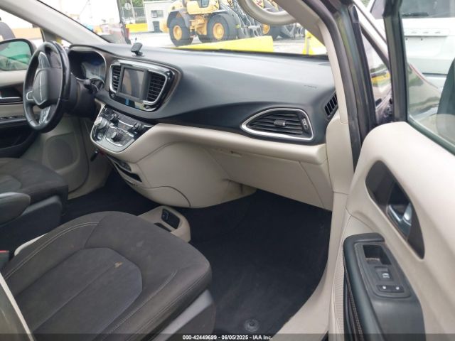 2022 CHRYSLER VOYAGER 2C4RC1CG2NR105567 Photo 4