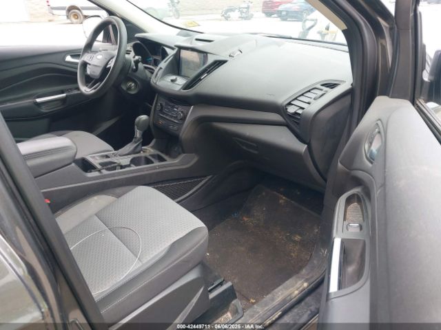 1FMCU9GD3HUD71233 Ford ESCAPE SE