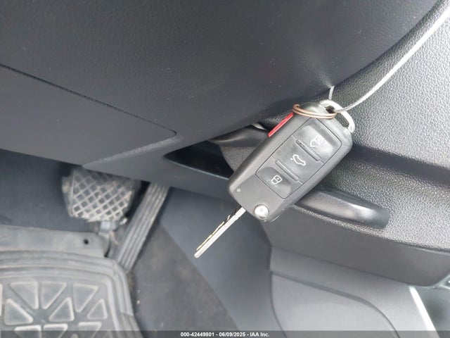 3VWD67AJ7GM221048 Volkswagen Jetta
