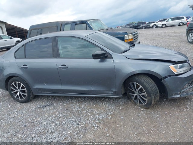 3VWD67AJ7GM221048 Volkswagen Jetta