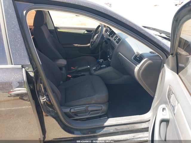 3VWD17AJ8FM418758 Volkswagen 1.8t