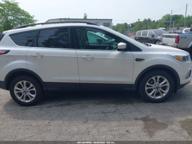1FMCU0GD3JUC27392 Ford ESCAPE SE