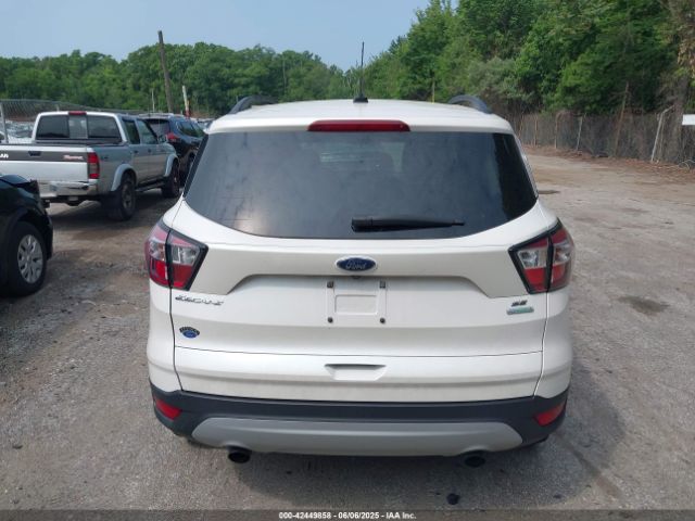 1FMCU0GD3JUC27392 Ford ESCAPE SE