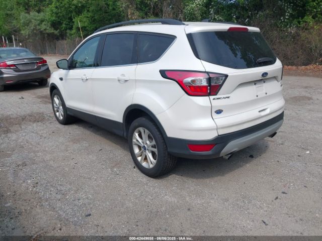 1FMCU0GD3JUC27392 Ford ESCAPE SE