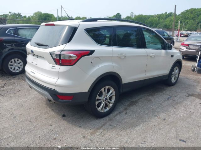 1FMCU0GD3JUC27392 Ford ESCAPE SE