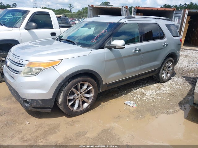 Ford Explorer 2014 1FM5K7F82EGA85830 Image 2
