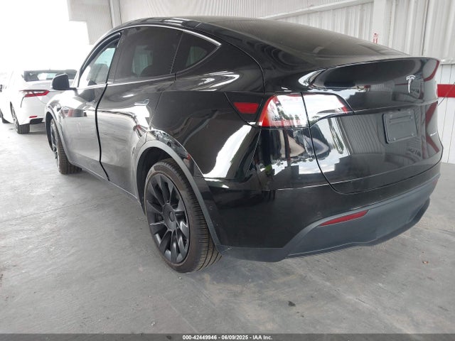2021 TESLA MODEL Y 5YJYGDEE0MF173101 Photo 2