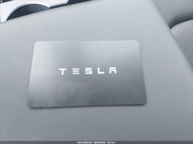 5YJ3E1ECXNF335833 Tesla 2022
