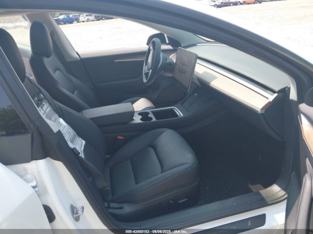 5YJ3E1ECXNF335833 Tesla 2022