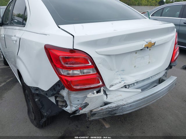 1G1JB5SHXJ4113116 Chevrolet Sonic Ls Auto