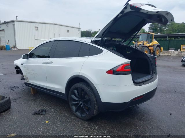 2018 TESLA MODEL X 5YJXCBE21JF141187 Photo 2