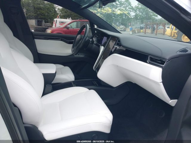 2018 TESLA MODEL X 5YJXCBE21JF141187 Photo 4