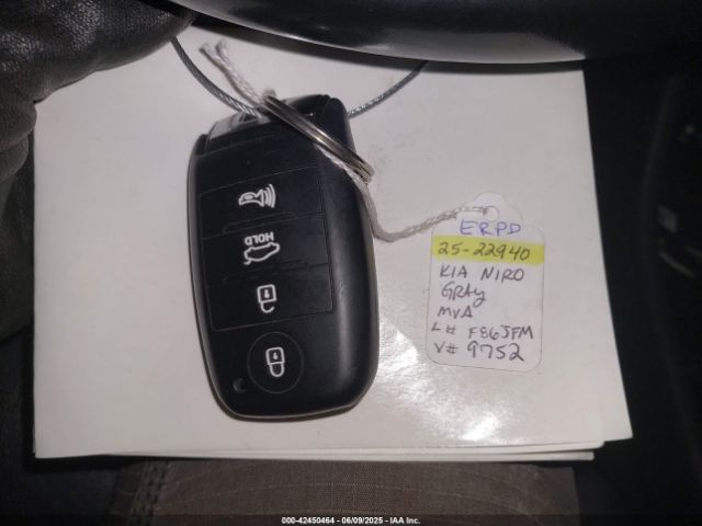 2017 KIA NIRO KNDCC3LC3H5089752 Photo 10