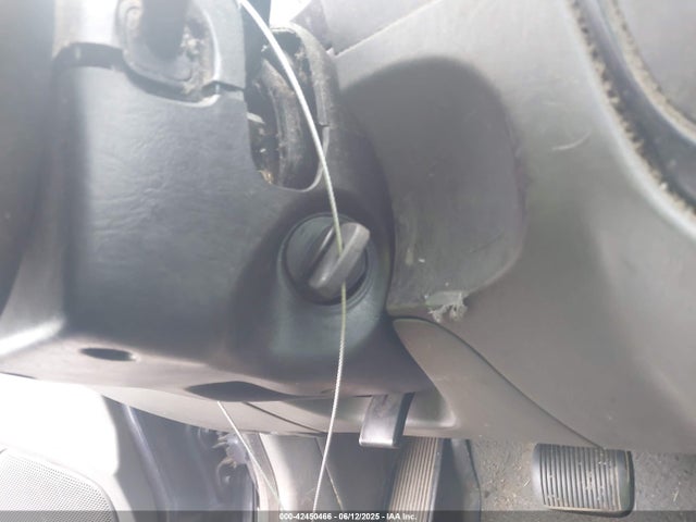 2003 Ford Escape Xls მანქანა იყიდება აუქციონზე, vin: 1FMYU021X3KA51622, აუქციონის ნომერი: 42450466