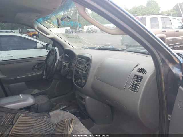 2003 Ford Escape Xls მანქანა იყიდება აუქციონზე, vin: 1FMYU021X3KA51622, აუქციონის ნომერი: 42450466