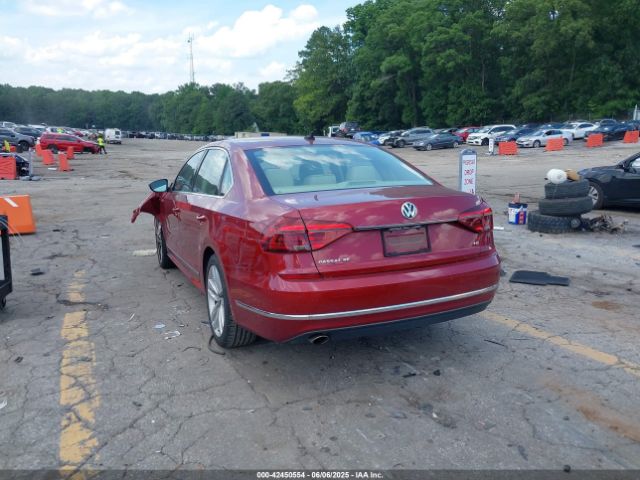 2017 VOLKSWAGEN PASSAT 1VWGT7A30HC058916 Photo 2