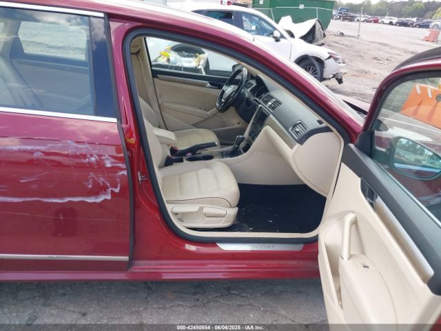 2017 VOLKSWAGEN PASSAT 1VWGT7A30HC058916 Photo 4