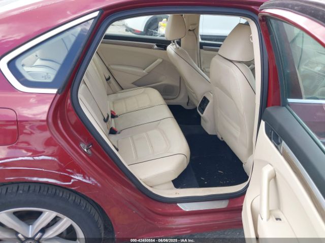 2017 VOLKSWAGEN PASSAT 1VWGT7A30HC058916 Photo 7
