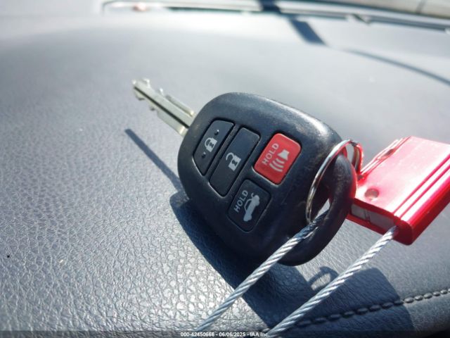 5YFBURHE2HP688909 Toyota COROLLA LE