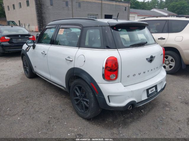 2015 MINI COUNTRYMAN WMWZC5C51FWP45622 Photo 2