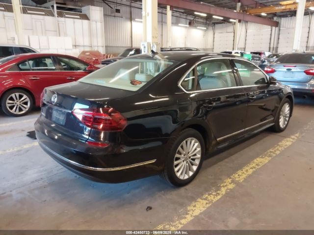 2017 VOLKSWAGEN PASSAT 1VWBT7A30HC019849 Photo 3