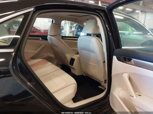 2017 VOLKSWAGEN PASSAT 1VWBT7A30HC019849 Photo 7