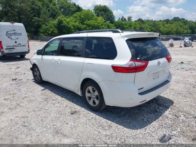 2015 TOYOTA SIENNA 5TDKK3DCXFS571588 Photo 2