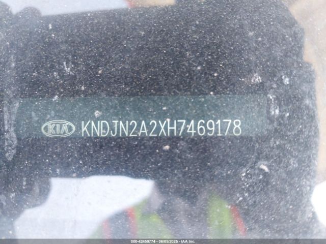 KNDJN2A2XH7469178 KIA Soul