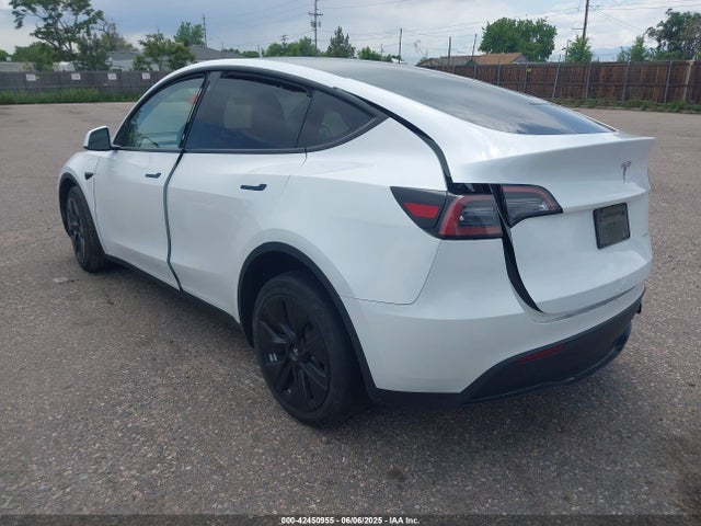 2023 TESLA MODEL Y 7SAYGDEE0PA109094 Photo 2