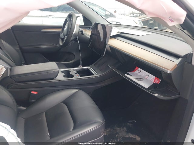2023 TESLA MODEL Y 7SAYGDEE0PA109094 Photo 4
