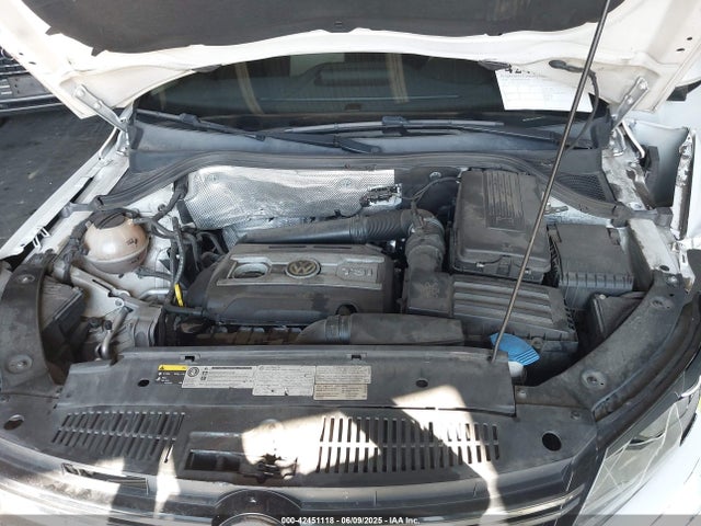 WVGBV7AX5GW584476 Volkswagen 2016