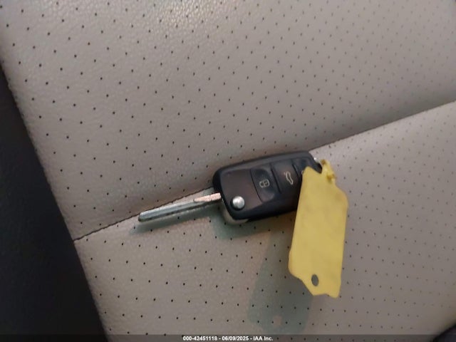 WVGBV7AX5GW584476 Volkswagen 2016