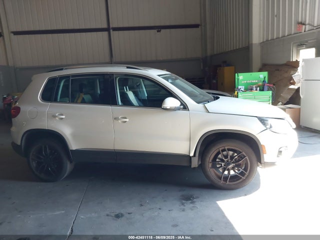 WVGBV7AX5GW584476 Volkswagen 2016