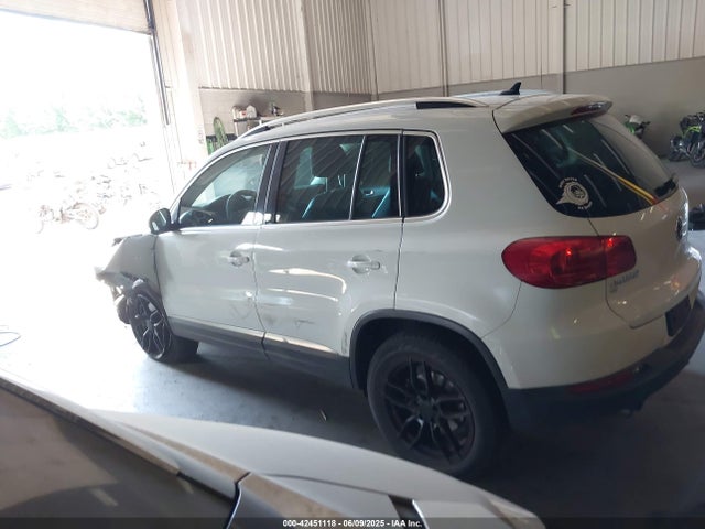 WVGBV7AX5GW584476 Volkswagen 2016