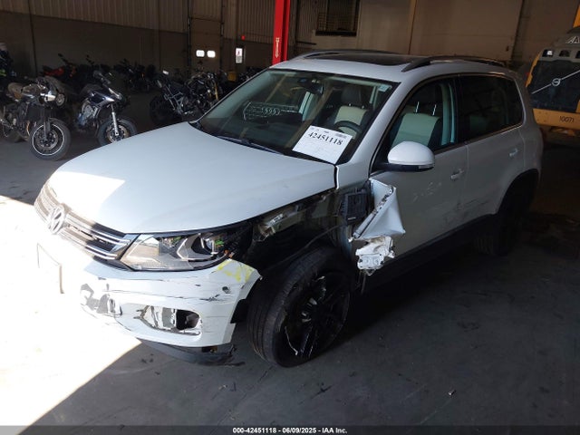 WVGBV7AX5GW584476 Volkswagen 2016