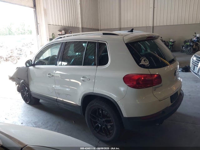 WVGBV7AX5GW584476 Volkswagen 2016