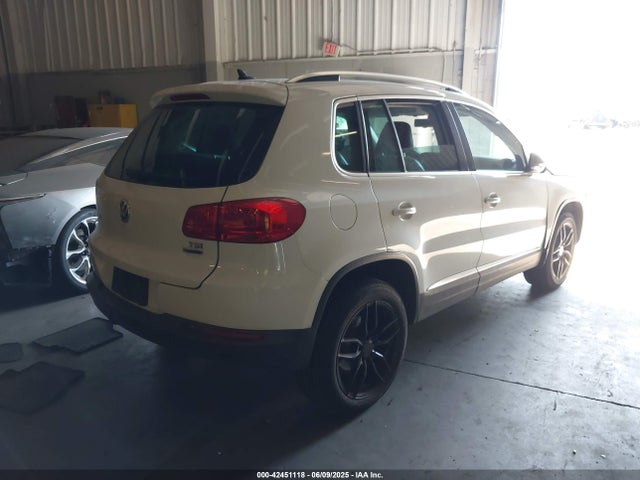 WVGBV7AX5GW584476 Volkswagen 2016
