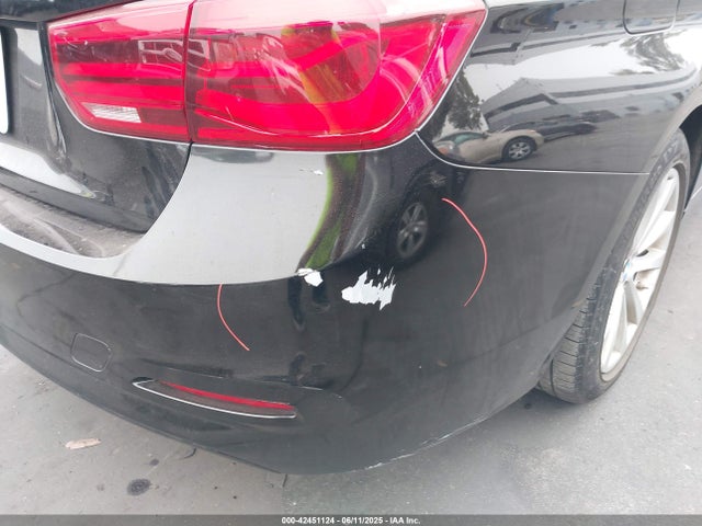 BMW 320i 2018 WBA8A9C50JAH12595 Image 18