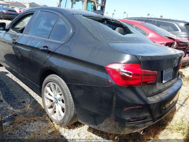 2018 BMW 320I WBA8A9C50JAH12595 Photo 2