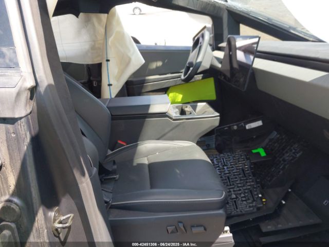 2024 TESLA CYBERTRUCK 7G2CEHEEXRA038636 Photo 4