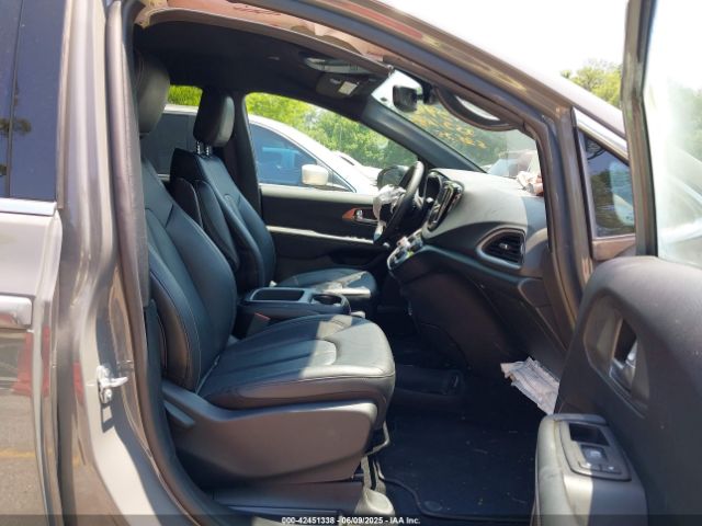 2025 CHRYSLER PACIFICA 2C4RC1BG1SR521042 Photo 4