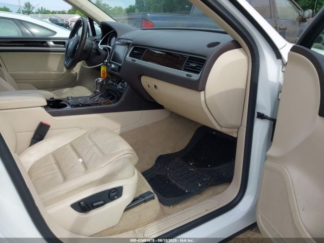 2014 VOLKSWAGEN TOUAREG WVGEP9BP7ED001268 Photo 4