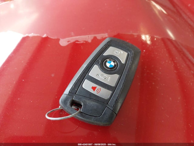 WBA8E1G30HNU17639 BMW 320i