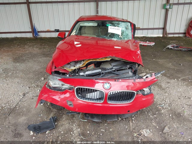 WBA8E1G30HNU17639 BMW 320i