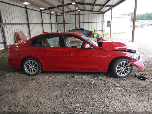 WBA8E1G30HNU17639 BMW 320i
