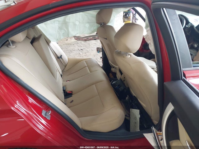 WBA8E1G30HNU17639 BMW 320i